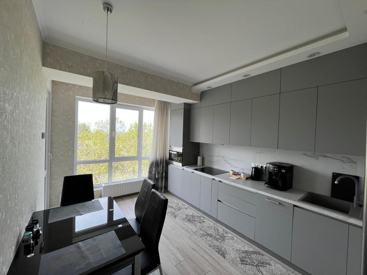 Dendrarium Park Apartment Kiszyniów Zewnętrze zdjęcie